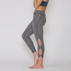 Free People FP‎ Movement Infinity Cutout Crop Leggings in Heather Grey, Sz Small